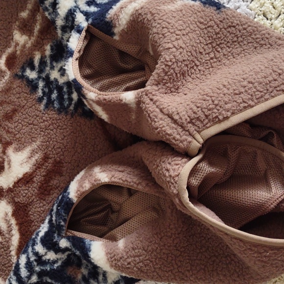 NWT Old Navy Medium Sherpa 1/4 Zip Buffalo Pullover - Picture 12 of 14